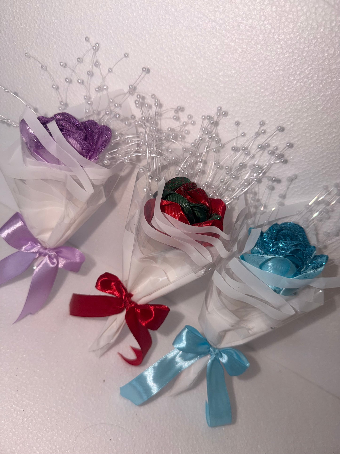 Single flowers for Bride's sister