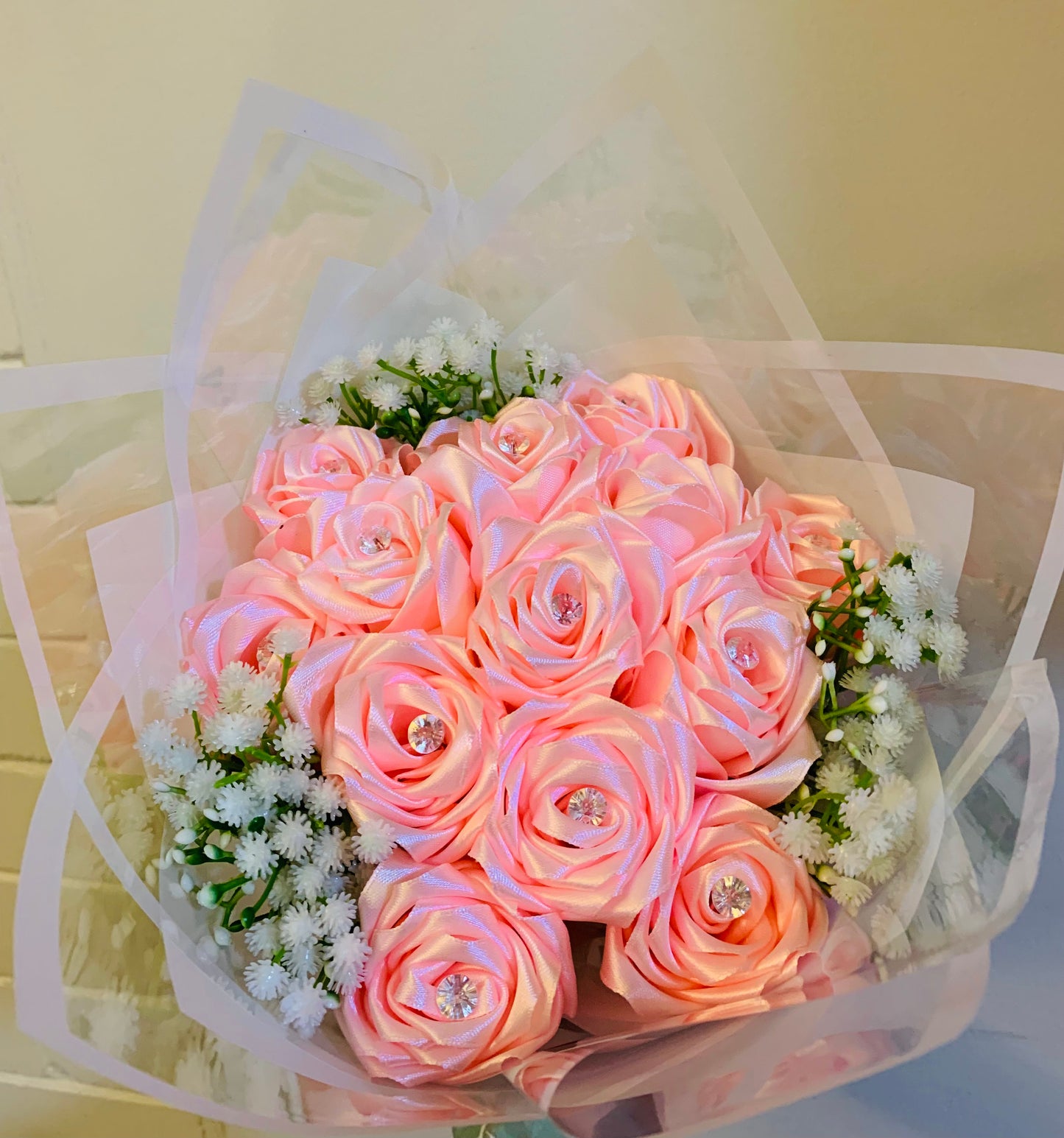 Elegant Pink Rose Bouquet with Crystal Touch