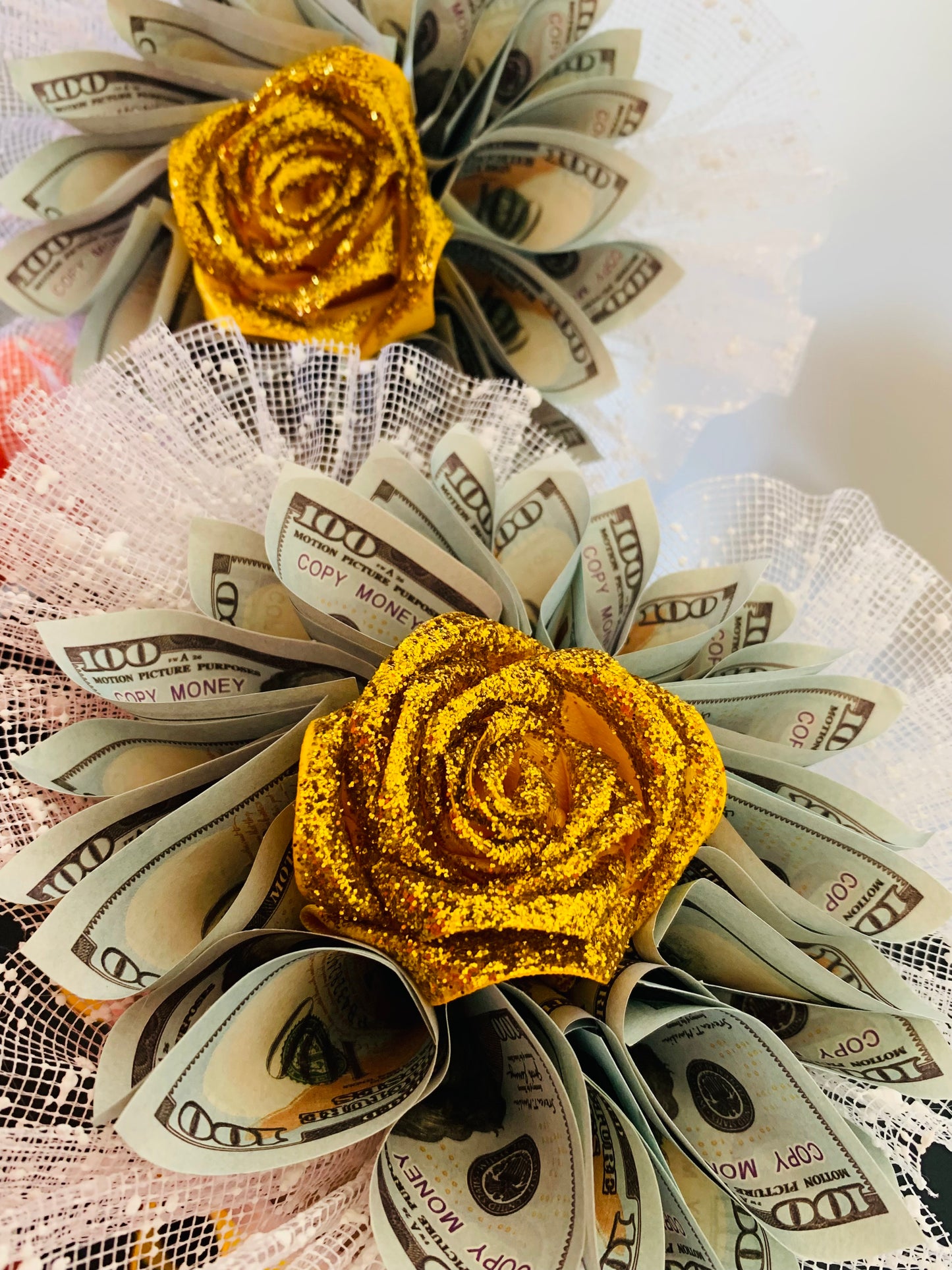 Elegant Money Rose Gift Arrangement 🌹💐