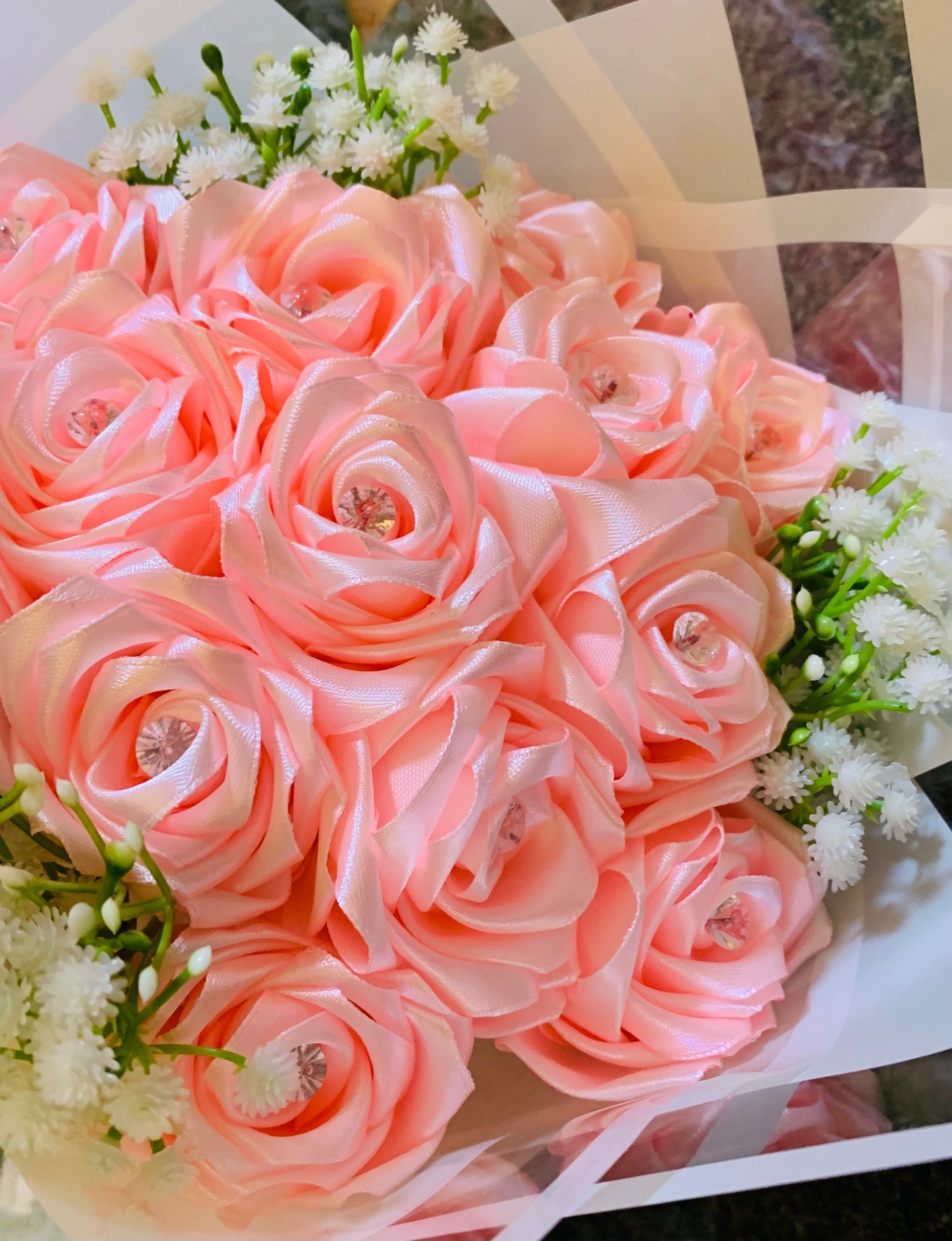 Elegant Pink Rose Bouquet with Crystal Touch