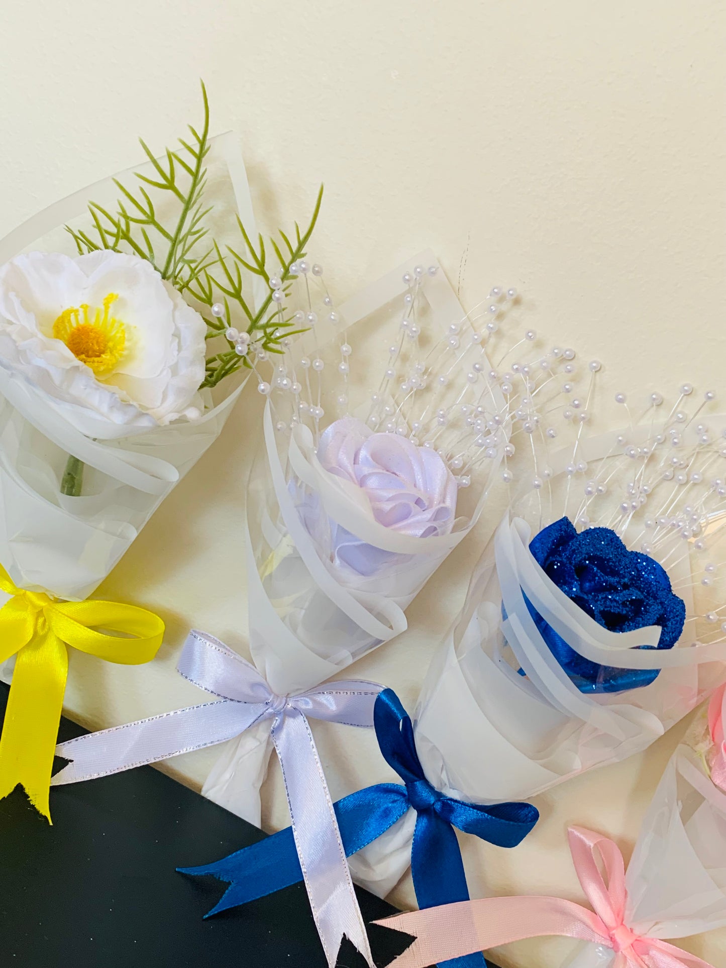 Mini Elegant Single Flower Bouquets